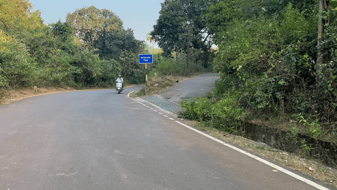 (Roads) Hot mixing of roads in mining affected areas